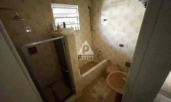 Imagem 5: Oportunidade única a uma quadra da praia do Leme. 3 quartos e dependência completa