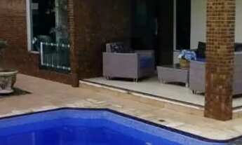 Imagem 2: /Casa no Parque das Laranjeiras com piscina