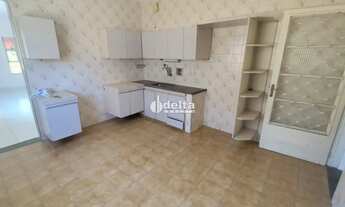 Imagem 8: Casa residencial com 5 quartos sendo 1 suíte disponível para locação no bairro Saraiva em