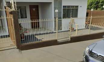 Imagem 2: Vendem-se 3 casas, cada uma com 80m², perfeitas para moradia ou investimento