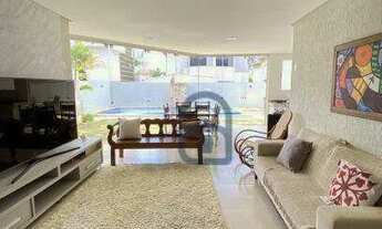 Imagem 4: Sobrado Mobiliado com Piscina e 4 Quartos em Condomínio Fechado - Alto Padrão