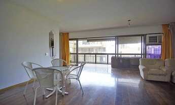 Imagem 5: Apartamento em rua tranquila na segunda quadra da praia do Leblon