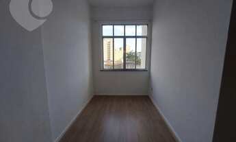 Imagem 2: Apartamento de 2 quartos com vaga e elevador