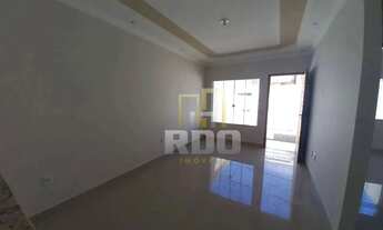 Imagem 2: Casa linear no Chácara Mariléa com 2 quartos, Rio das Ostras