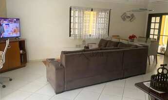 Imagem 3: Oportunidade - Casa Sobrado - Jardim Terras de São João - Jacareí - 4 Dormitórios - 250m²