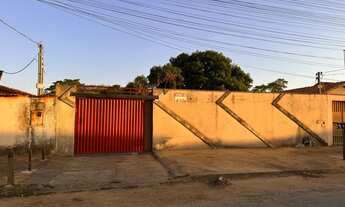 Imagem 2: Vende-se lote grande , com uma casa que precisa de reforma , no fundo