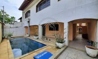 Imagem 2: Ótima casa, quadra da praia, com 5 quartos em Piratininga - Niterói - RJ