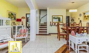 Imagem 3: Incrível Sobrado de 3 aconchegantes dormitórios + 2 Suítes + 2 Vagas de Garagem Cobertas