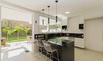 Imagem 7: Casa de condomínio sobrado para aluguel e venda possui 270 metros quadrados com 3 quartos