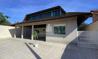 Imagem 4: Excelente Casa com 04 Dormitórios (Sendo 01 Suíte), Com Piscina, Á 300 Metros Da Praia