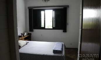 Imagem 7: Sobrado para venda possui 400 metros quadrados com 3 quartos