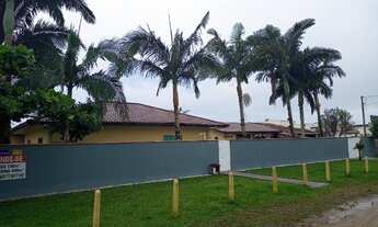 Imagem: Casa de esquina em Guaratuba - Balneário
