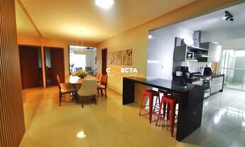 Imagem 7: Apartamento para venda possui 240 metros quadrados com 4 quartos em Santo Antônio - Viçosa