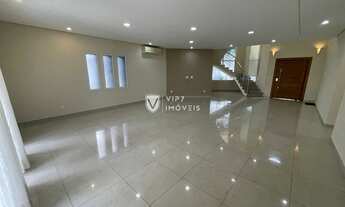 Imagem 3: Casa de condomínio para aluguel e venda possui 349 metros quadrados com 4 quartos