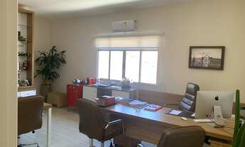 Imagem 5: Sobrado para aluguel e venda tem 900 metros quadrados com 9 Salas