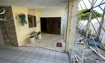 Imagem 4: Lar Aconchegante: Casa Espaçosa com 3 Quartos para Toda a Família!