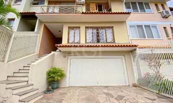 Imagem 2: PORTO ALEGRE - Casa Padrão - Altos do Ipê