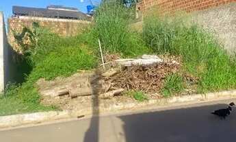 Imagem 2: Lote de 10x20 murado na cidade jardim próximo do colégio Teresinha de Jesus