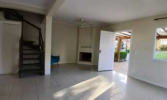 Imagem 4: Casa 3D com suite, sala ampla com lareira, lavabo, vaga 2 carros