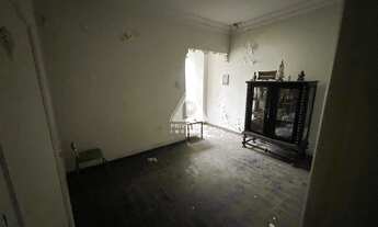 Imagem 4: Oportunidade única a uma quadra da praia do Leme. 3 quartos e dependência completa