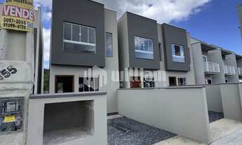 Imagem: Sobrado Geminado com Passagem Lateral e