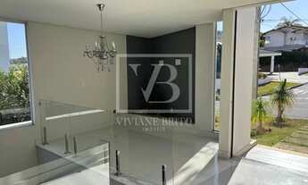 Imagem 10: Casa de alto padrão no Condomínio Montserrat em Betim, com piscina aquecida