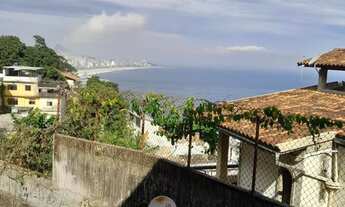 Imagem: Casa de 2 andares no Vidigal