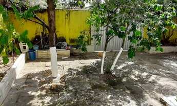 Imagem 2: Casa para venda tem 330 metros quadrados com 5 quartos