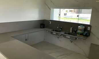 Imagem 2: Casa de condomínio para venda possui 347 metros quadrados com 4 quartos