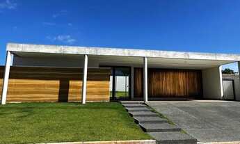 Imagem 2: Casa de condomínio térrea para venda tem 310 metros quadrados com 4 quartos