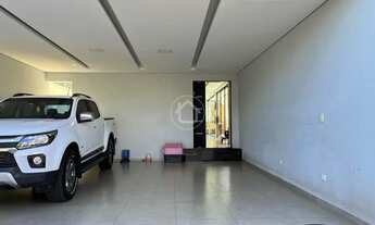 Imagem: SOBRADO COM 03 DOMITÓRIOS SENDO 01 SUÍTE