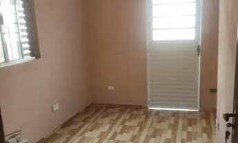 Imagem 5: Aluga-se casa 650 reais jardim Astúrias Francisco Morato interior