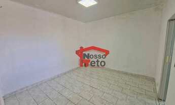 Imagem: Casa de fundos c/ 01 vaga de garagem (água