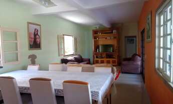 Imagem 3: Chácara para venda possui 180 metros quadrados com 4 quartos