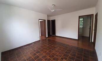 Imagem 2: Ache aqui a oportunidade de morar em Rua calma Laranjeiras 2 quartos. Documentação Cristal