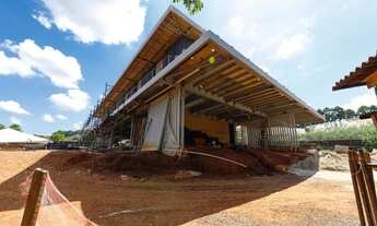 Imagem 2: Casa de condomínio sobrado para venda tem 950 metros quadrados com 6 quartos