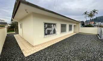 Imagem: Casa para aluguel possui 114 metros quadrados