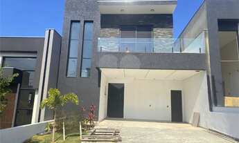 Imagem: Casa à venda com 3 quartos, sendo 3 suítes