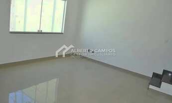 Imagem 2: Sobrado frontal impecável, em localização privilegiada próximo de tudo que sua familia pre