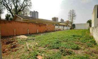 Imagem: Terreno amplo à venda no Centro de Foz