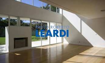 Imagem: CASA EM CONDOMÍNIO - ALPHAVILLE - SP