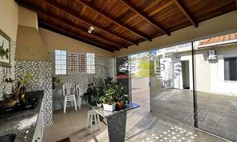 Imagem 2: Casa com espaço gourmet e 4 dormitórios - Trindade