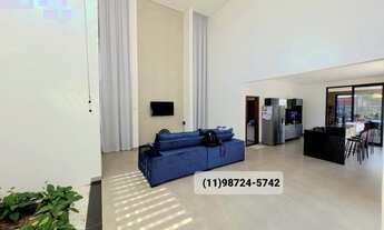 Imagem 3: Vende-se casa em TERRAS DE MONT SERRAT, Salto/SP, 374m2, 1002m2 total, 3 suítes com closet