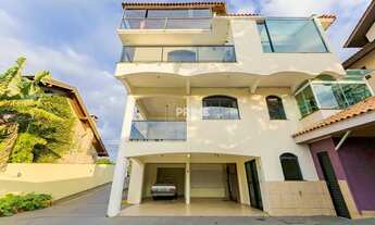 Imagem 2: Casa triplex no Mossunguê, 434m, 3 quartos, 1 suíte, 6 vagas cobertas, elevador, quintal