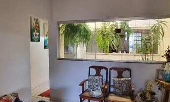 Imagem 4: Sobrado Duplex em [Uberlândia] - Oportunidade Única com Potencial de Renda