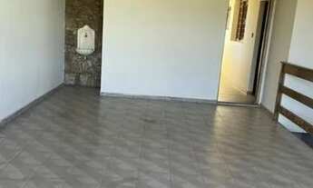 Imagem 2: Casa 03 quartos, 03banheiros e 01 suíte, próximo a comércios e várias linhas de ônibus