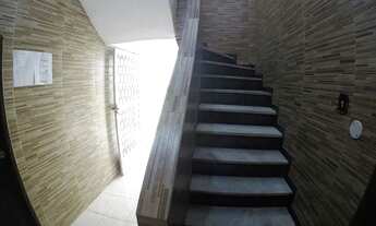 Imagem 6: Vila Valqueire , 3 quartos, vista livre, vaga garagem, reformado, um lance de escada