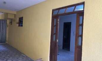 Imagem 2: ALUGO 02 CASAS COM 02 QUARTOS E GARAGEM