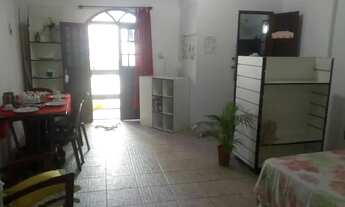 Imagem 2: 1/4 Mobiliada - Tipo Chalé Excelente p/Temporada - Local Limpo e Seguro