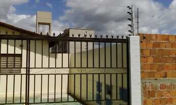 Imagem 2: Linda casa de 2 quartos no Potira!